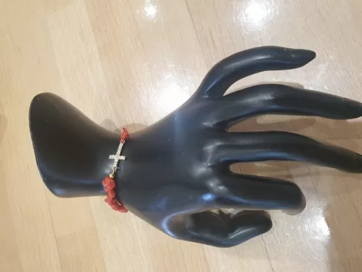 bracelet un coté corail véritable un coté cordon