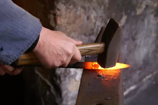 L'Âme du Tranchant : Immersion dans l'Art de la Forge des Lames de Couteaux, Porto-Vecchio, L'artisanat by CM