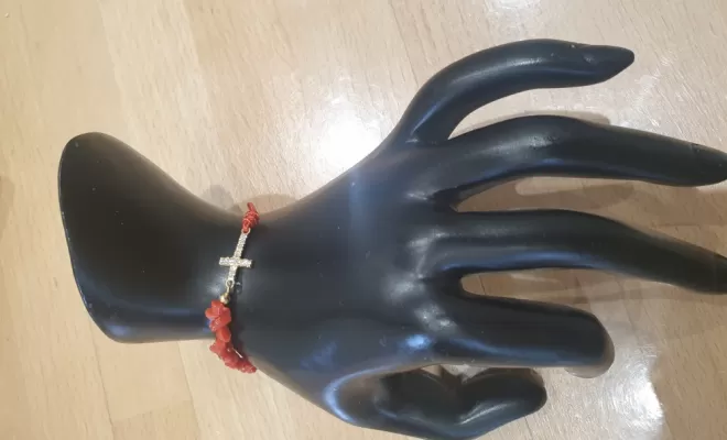 bracelet une partie corail et cordon