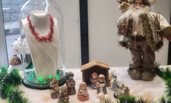 Un petit descriptif pour la crèche de Noël, Porto-Vecchio, L'artisanat by CM