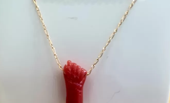 collier or main corail véritable